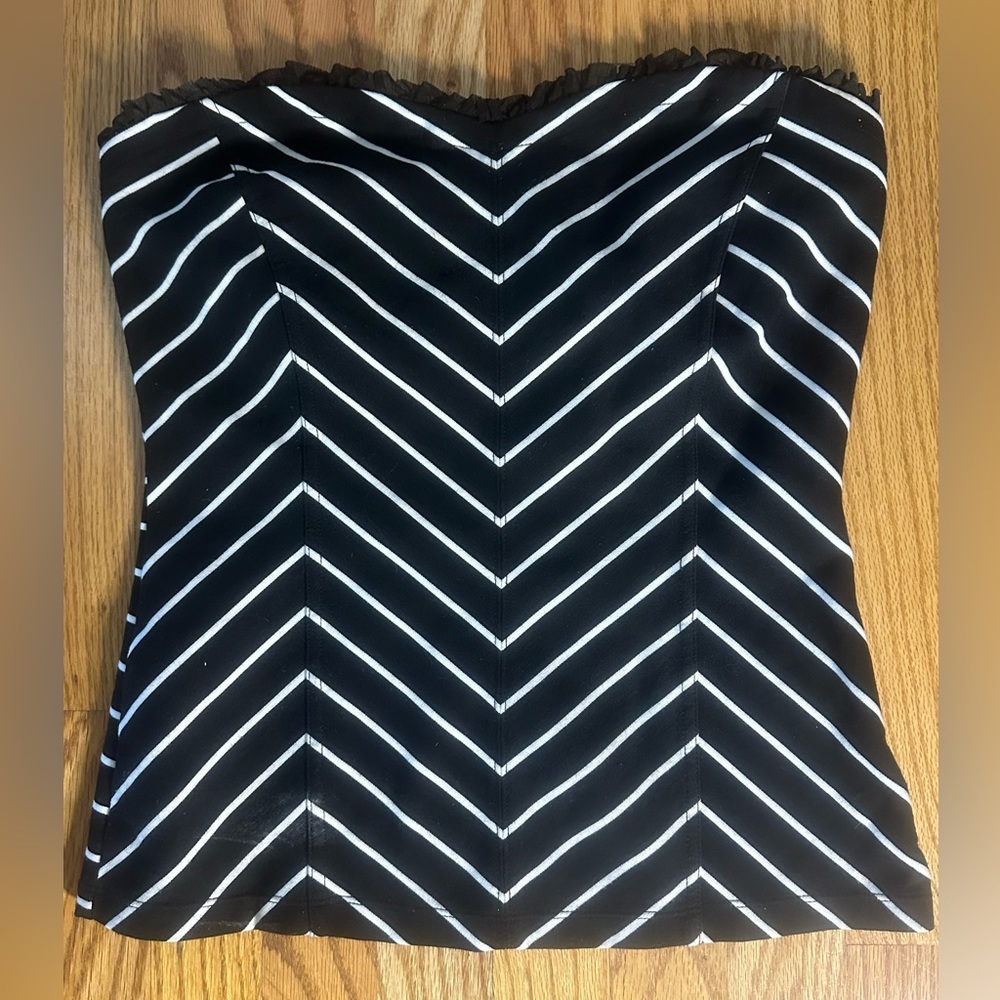 Sz S. Very Sexy Black/White Tube Top with Sheer Ruffle on Heart Shaped Front!